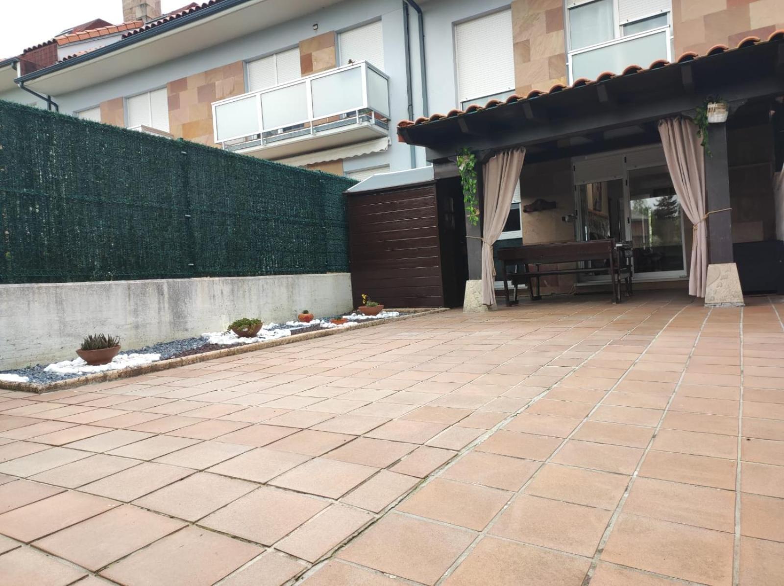 Chalet Bajo Con Jardin, Patio, Cenador Y Barbacoa. Viveda Eksteriør bilde