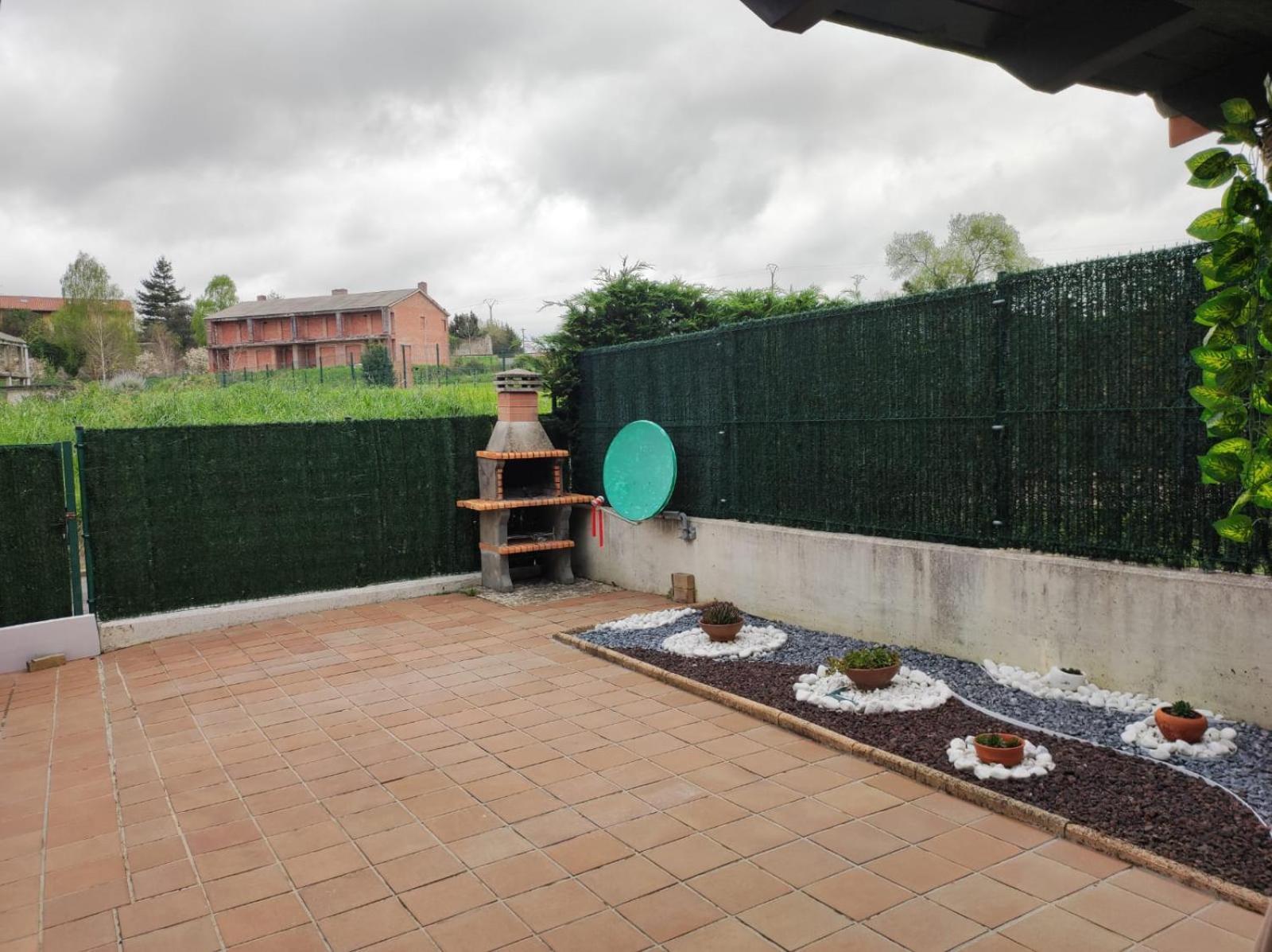 Chalet Bajo Con Jardin, Patio, Cenador Y Barbacoa. Viveda Eksteriør bilde